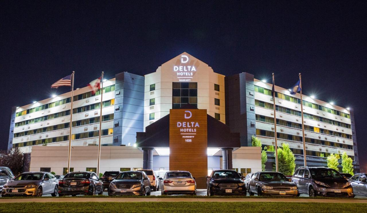 Delta Hotels By Marriott Fargo Exterior photo