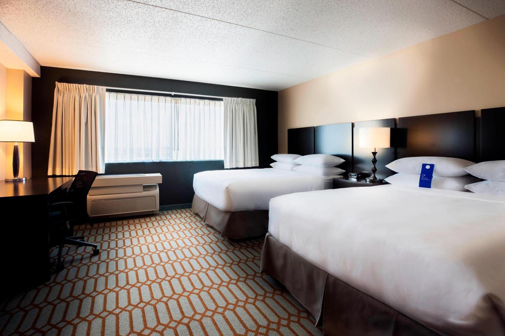 Delta Hotels By Marriott Fargo Exterior photo