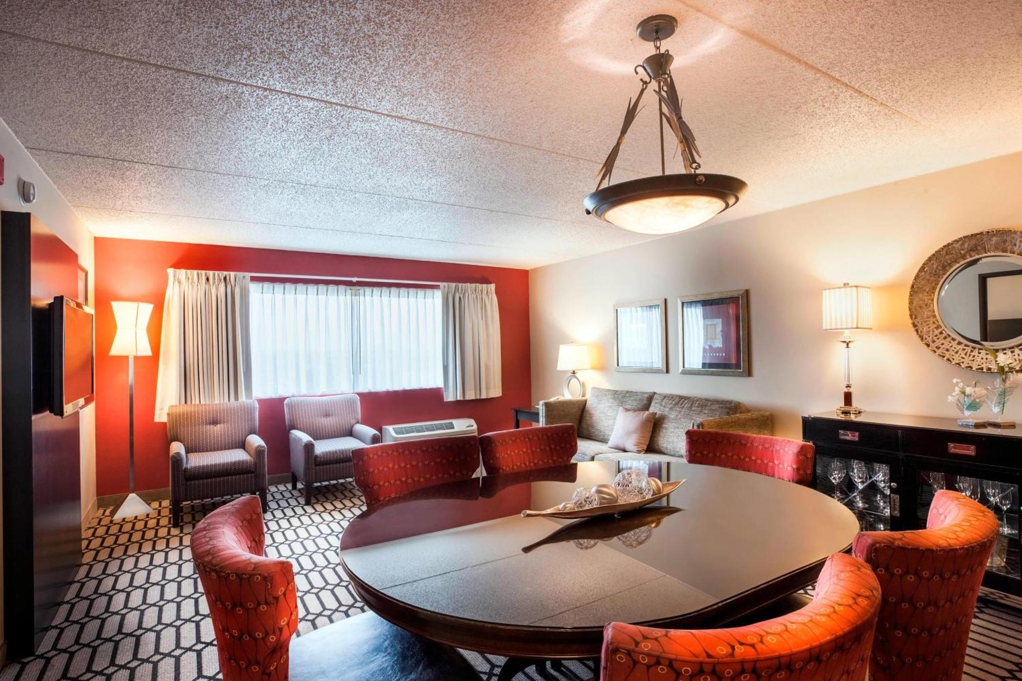 Delta Hotels By Marriott Fargo Exterior photo