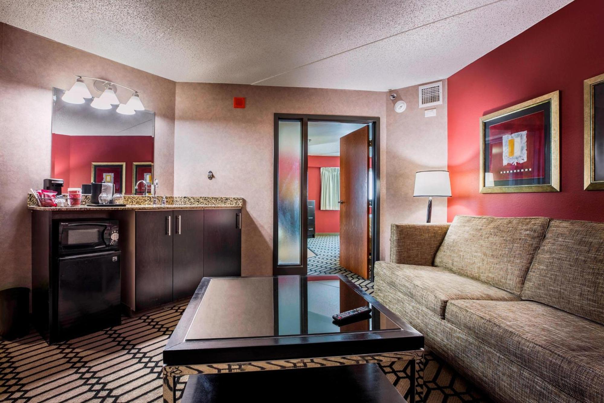 Delta Hotels By Marriott Fargo Exterior photo