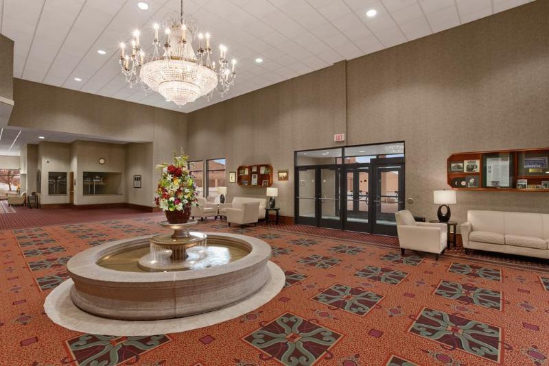 Delta Hotels By Marriott Fargo Exterior photo