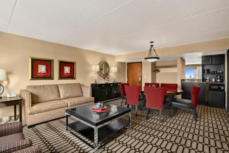 Delta Hotels By Marriott Fargo Exterior photo