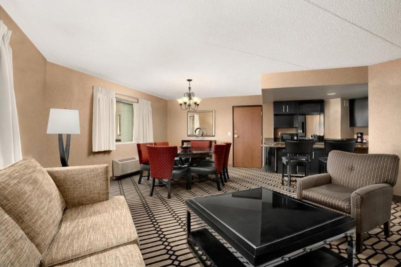 Delta Hotels By Marriott Fargo Exterior photo