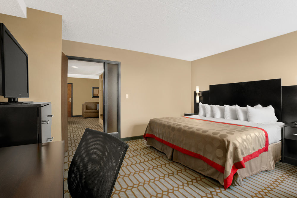 Delta Hotels By Marriott Fargo Exterior photo